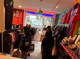 Redchilli vintage store