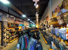 STORE EIGER MANADO