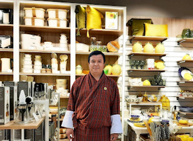 Thinley general shop- sale all crockery items-cosmetice-grocery items,and Liquor Jampelling,Gelephu