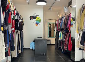 THRIFT TLV - VINTAGE CLOTHING
