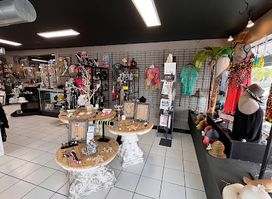 Isle of Style Consignments and Gifts located in Benjamin’s Studio (free parking while shopping)