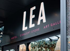 LEA Art Gallery und Ship