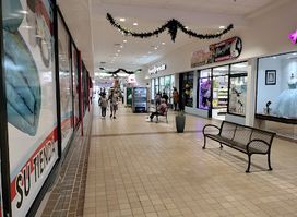 El Cantón Mall