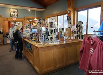 new-hampshire/franconia-notch-state-park/shop/tramway-country-store