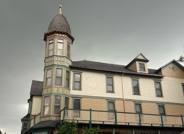 colorado/colorado-springs/manitou-springs/shop/sante-fe-springs