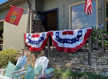 alabama/lake-guntersville/shop/anna-gray-at-lake-guntersville