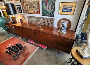 california/pasadena/shop/uncharted-antiques