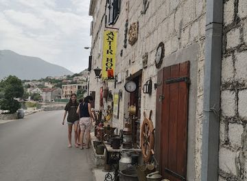 montenegro/perast/shop/antique-shop