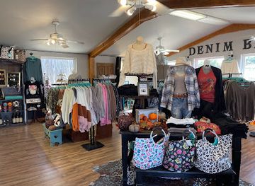 oklahoma/gloss-mountain-state-park/shop/sandy-bums-boutique