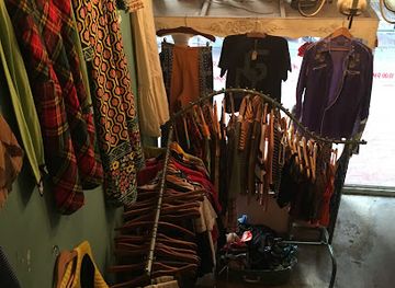 thailand/mekong-river-region/shop/the-trapeze-swingers-store