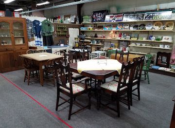 indiana/the-lakes-region/shop/wheel-spoke-antique-mall