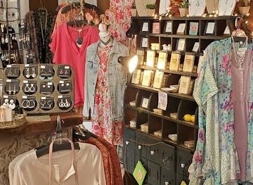 wisconsin/central-sands/shop/anne-s-hearts-desire-boutique-gifts
