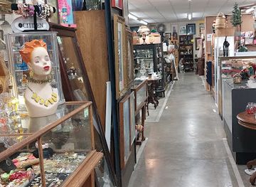 arkansas/north-little-rock/shop/crystal-hill-antique-mall