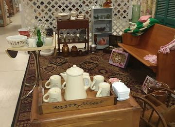 alabama/decatur/shop/mountaintop-antiques