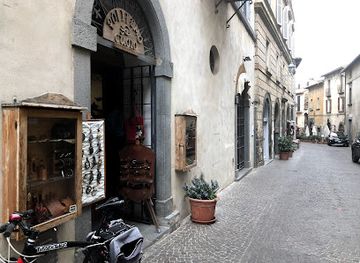 italy/orvieto/shop/polifemo-cuoio