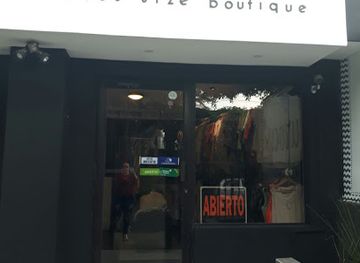 nicaragua/rivas-isthmus/shop/curves-plus-size-boutique