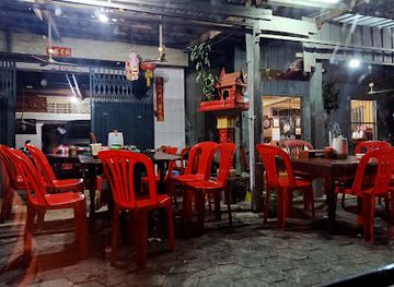 cambodia/battambang-province/shop/bong-yae-bong-chabat-dom-bong