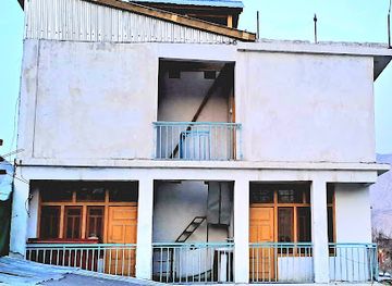 pakistan/kalash-valley/shop/noor-guest-house-utility-store-ayun-junali