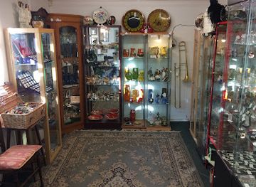 united-kingdom/cardiganshire/shop/cardigan-antiques-collectables