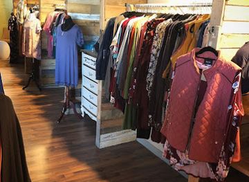 missouri/ha-ha-tonka-state-park/shop/mem-s-market-boutique