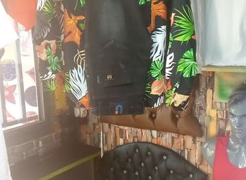 cameroon/dja-faunal-reserve/shop/l-international-sefyu-shopping