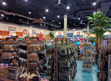 florida/panama-city-beach/shop/hy-s-toggery