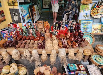 vietnam/hoi-an/shop/hoi-an-old-town-shopping-street