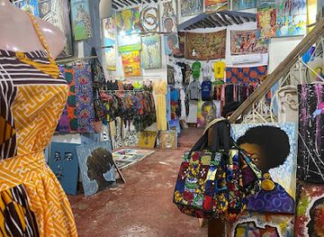 tanzania/stone-town/mizingani-seafront/shop/geraldz-fabric-cultural-shops