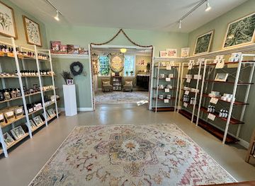 iowa/amana-colonies/shop/four-winds-farm-apothecary