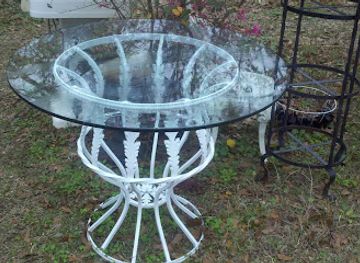 mississippi/the-flatwoods/shop/iron-magnolia-antiques-collectibles