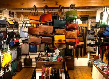 croatia/porec/shop/koza-lavorazione-pelle-a-mano