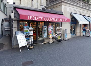 switzerland/zurich/altstadt/shop/teddy-s-souvenir-shop-ag