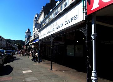 united-kingdom/llandudno/attraction/the-mall-shopping-arcade-cafe