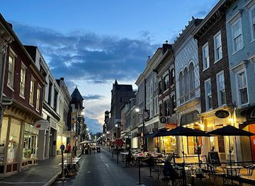 virginia/staunton/shop/staunton-books-tea