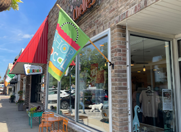 indiana/the-dunes/shop/chelle-s-boutique-garage