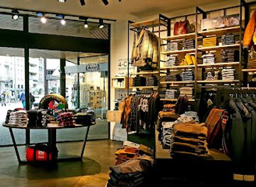 belgium/antwerp/antwerp-city-center/shop/state-of-art-store-antwerpen