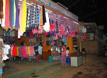 myanmar-burma/kyaiktiyo-pagoda/shop/myat-su-mon
