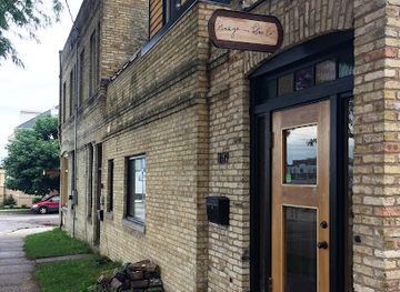 wisconsin/milwaukee/shop/orange-and-blue-co