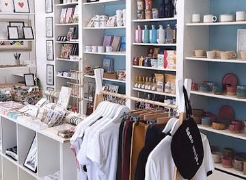 slovenia/koper/shop/h-u-d-a-m-u-d-a-galeo-trgovina-z-oblacili-darija-domnik-s-p