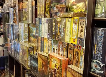 france/versailles/shop/les-fous-du-roy