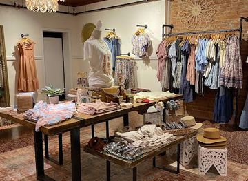 pennsylvania/happy-valley/shop/by-a-thread-boutique