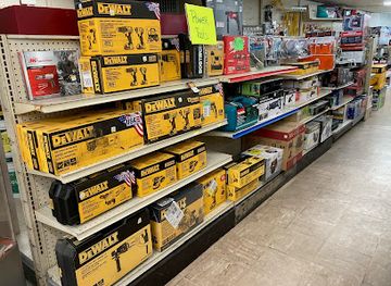 alabama/dismals-canyon/shop/jolly-dans-hardware-general-store