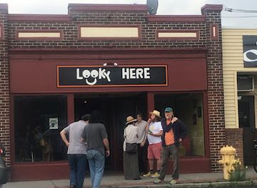 massachusetts/mohawk-trail/shop/looky-here