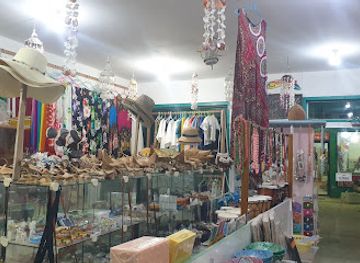 maldives/thulusdhoo-island/shop/white-coral-souvenir