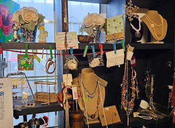 guam/dededo/shop/kurason-i-sengsong-thrift-store