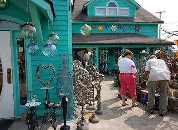 michigan/sleeping-bear-dunes-national-lakeshore/shop/bayside-gallery