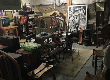 missouri/independence/shop/uztabz-antiques-collectibles