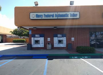 california/oceanside/shop/oceanside-village-square