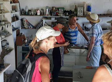 saint-vincent-and-the-grenadines/mustique/shop/mike-goddard-pottery