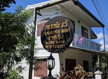 laos/golden-triangle/shop/thongsavath-many